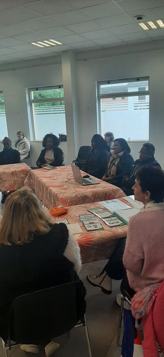 Photo des participants à l'atelier budget du 25 avril à l'association SIloe.